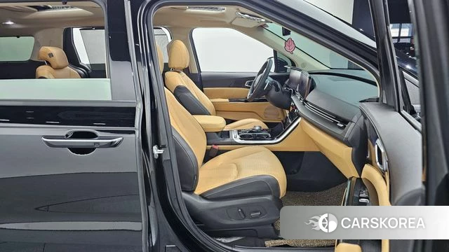 Kia Carnival 4th generation 2023 Черный из Кореи, фото 3