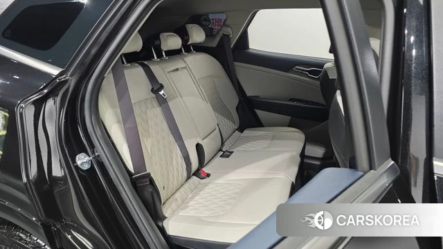 Kia Sportage 5th Generation Hybrid 2023 Черный из Кореи, фото 3