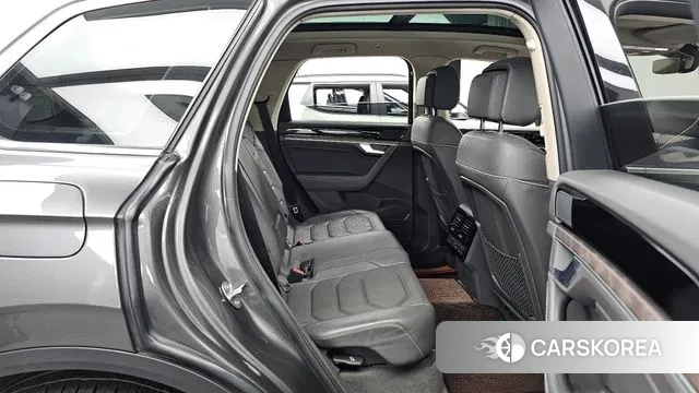 Volkswagen Touareg 3rd generation 2020 Серый из Кореи, фото 3