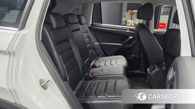 Volkswagen Tiguan second Generation 2024 Белый из Кореи, фото 3