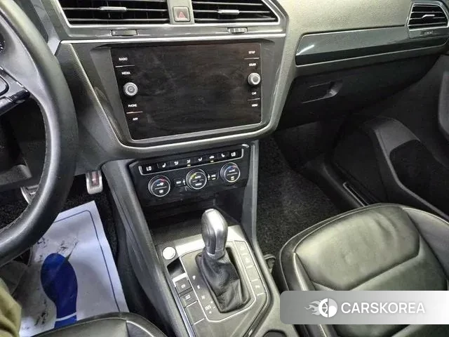 Volkswagen Tiguan second Generation 2018 Белый из Кореи, фото 3