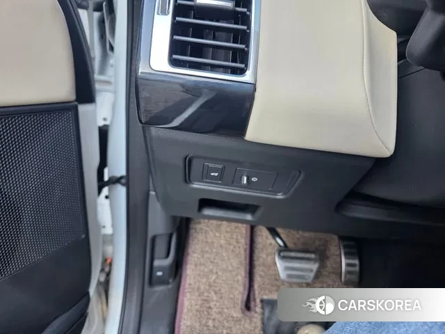 Land Rover Discovery 5 2019 Белый из Кореи, фото 3