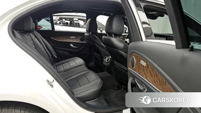 Mercedes-Benz E-Class W213 2022 Белый из Кореи, фото 3