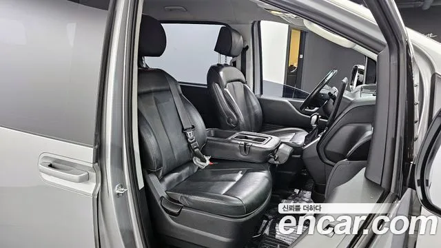 Hyundai Staria 2021 Серебряный из Кореи, фото 3