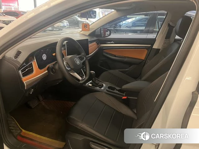 Volkswagen Bora 2023 Белый из Китая, фото 3