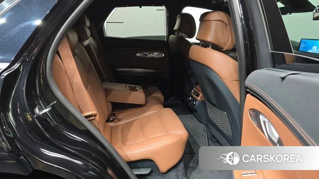 Genesis GV70 2023 Черный из Кореи, фото 3