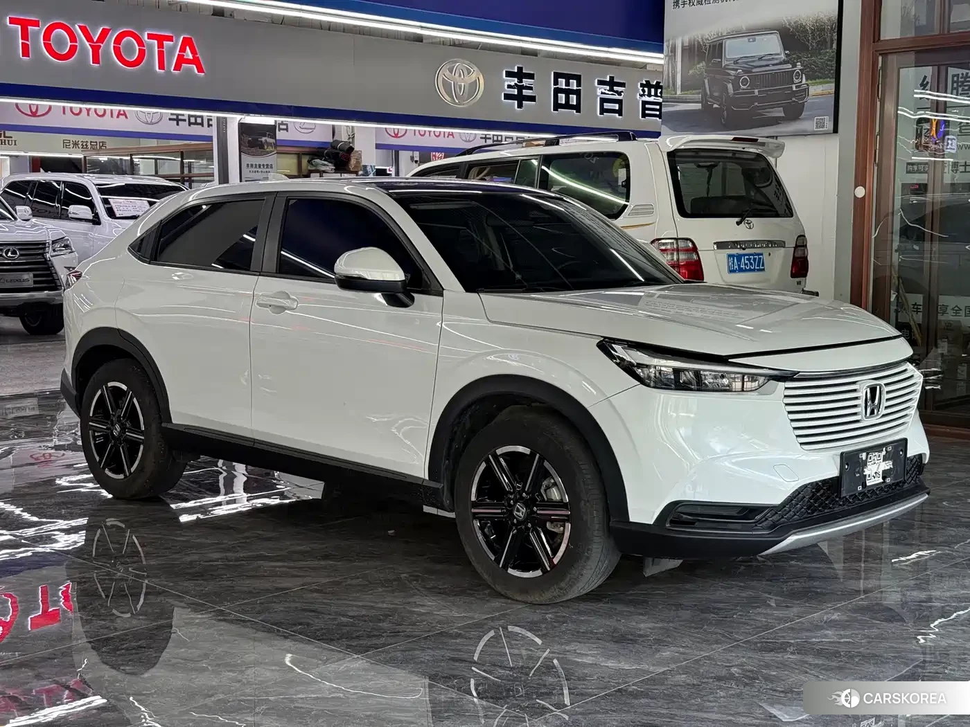 Honda Vezel 2023 Белый из Китая, фото 3