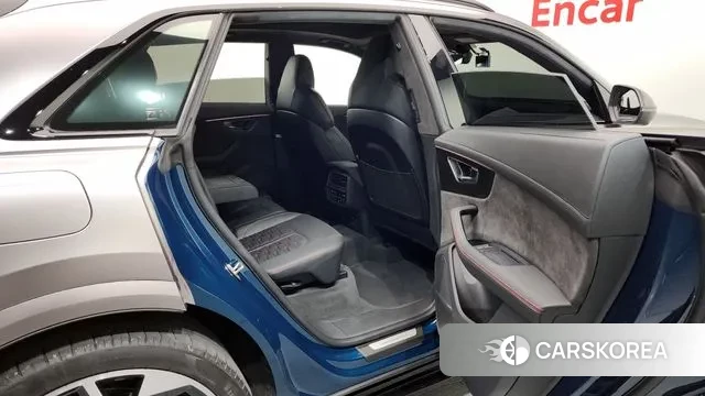 Audi RSQ8 (4M) 2021 Серебряный из Кореи, фото 3