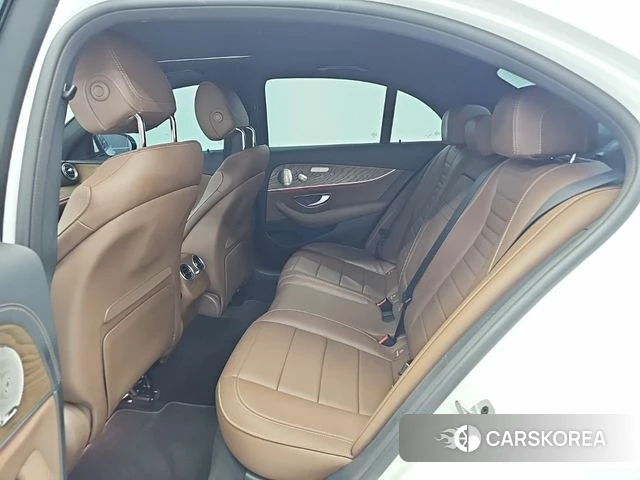 Mercedes-Benz E-Class W213 2023 Белый из Кореи, фото 3