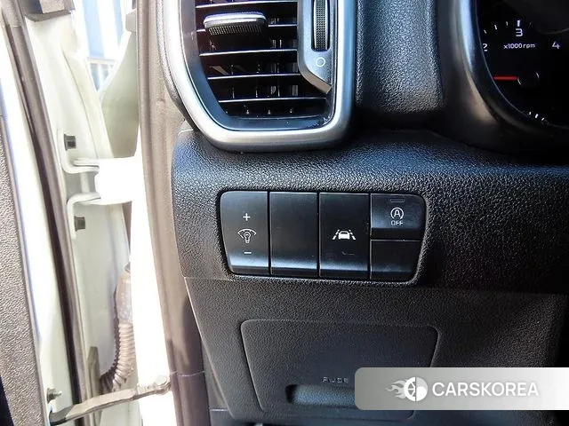 Kia Sportage The Bold 2021 Белый из Кореи, фото 3