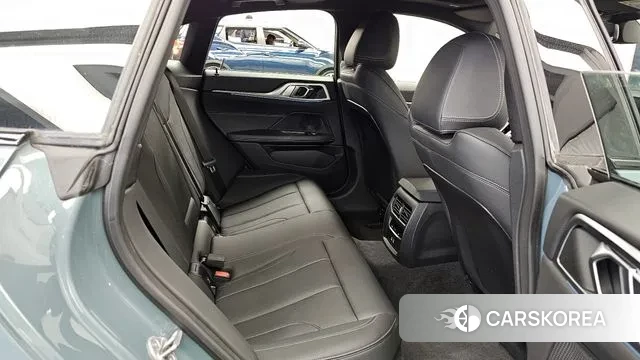 BMW i4 2025 Синий нефрит из Кореи, фото 3