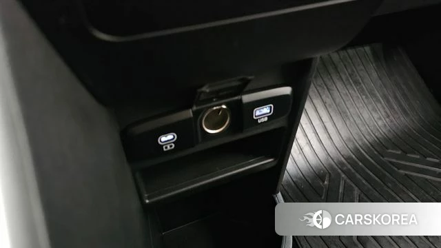 Hyundai Staria 2024 Белый из Кореи, фото 3