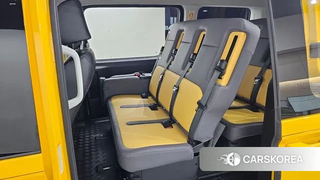 Hyundai Staria 2022 Желтый из Кореи, фото 3