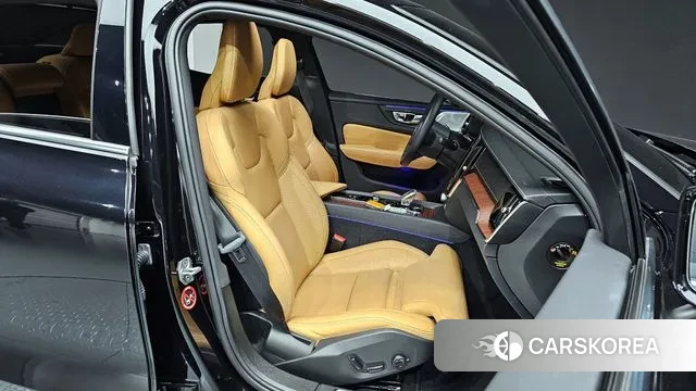 Volvo S60 3rd generation 2022 Черный из Кореи, фото 3