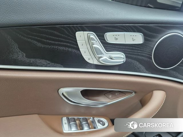 Mercedes-Benz E-Class W213 2022 Белый из Кореи, фото 3