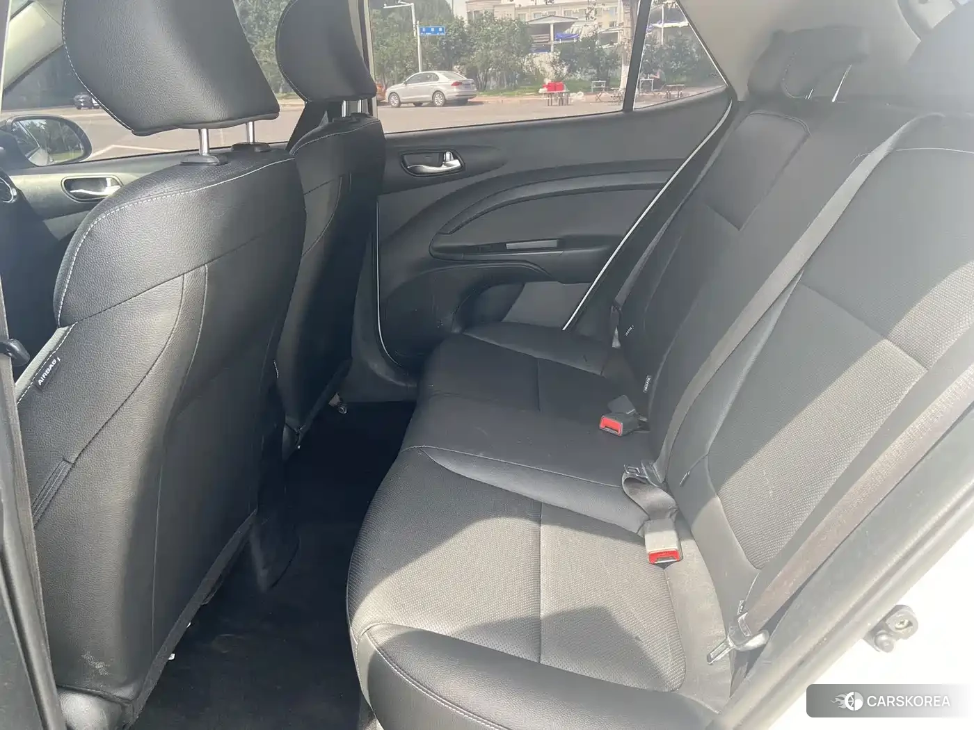 Kia KX1 2023 Белый из Китая, фото 3
