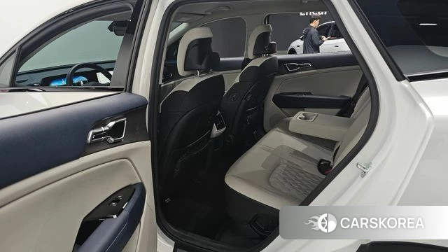 Kia Sportage 5th Generation Hybrid 2024 Белый из Кореи, фото 3
