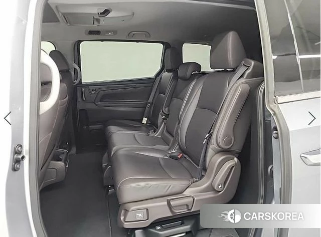 Honda Odyssey 2018 Серебристо-серый из Кореи, фото 3