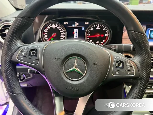 Mercedes-Benz E-Class W213 2018 Белый из Кореи, фото 3