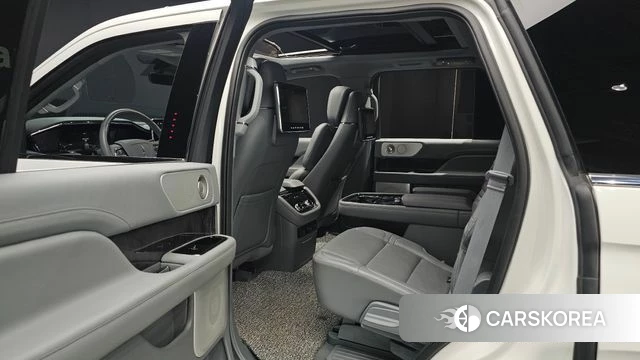 Lincoln Navigator 4th generation 2021 Белый из Кореи, фото 3