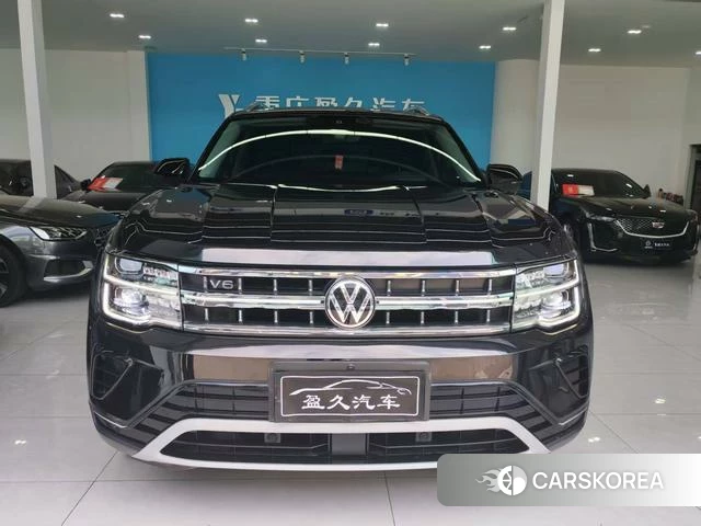 Volkswagen Tourang 2023 Черный из Китая, фото 3