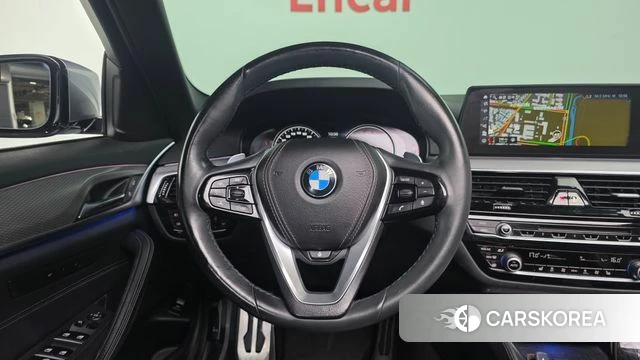 BMW 5 Series (G30) 2018 Светло-серебряный цвет из Кореи, фото 3