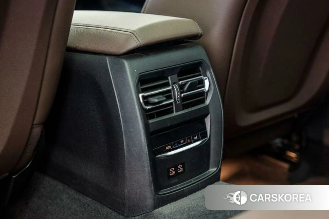 BMW 3 series 2023 Белый из Китая, фото 3