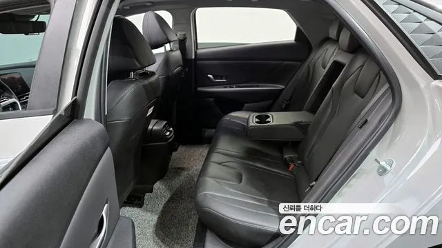 Hyundai The New Avante (CN7) 2024 Серебряный из Кореи, фото 3