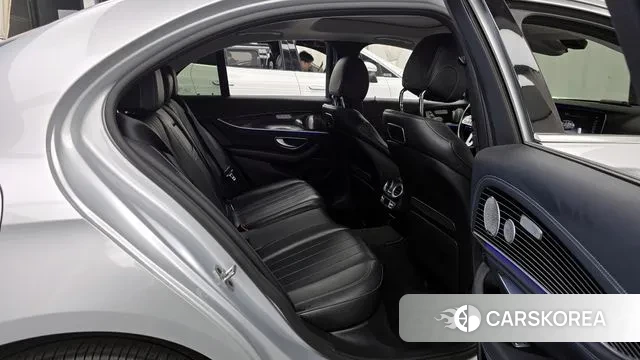 Mercedes-Benz E-Class W213 2019 Серебряный из Кореи, фото 3