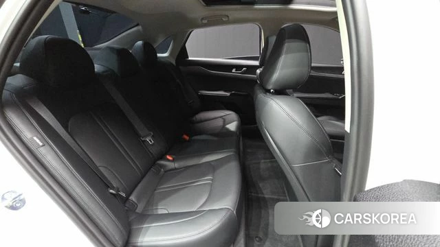 Kia The New K5 3rd generation 2025 Белый из Кореи, фото 3