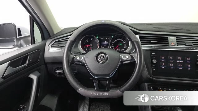Volkswagen Tiguan second Generation 2018 Серебряный из Кореи, фото 3