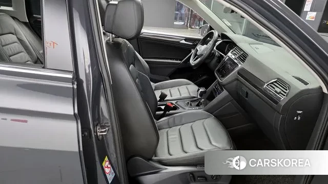 Volkswagen Tiguan second Generation 2023 Серый из Кореи, фото 3