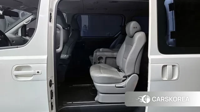 Hyundai The New Grand Starex 2021 Белый из Кореи, фото 3