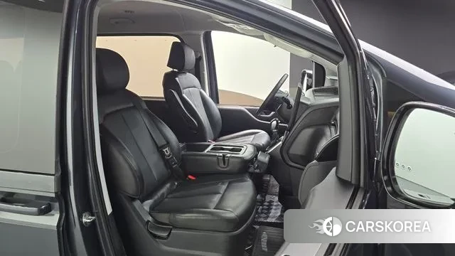 Hyundai Staria 2022 Серый из Кореи, фото 3