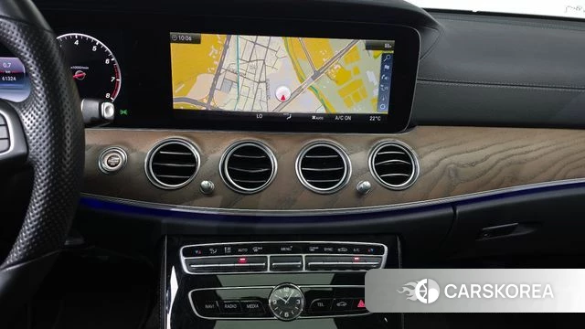 Mercedes-Benz E-Class W213 2018 Серебристо-серый из Кореи, фото 3