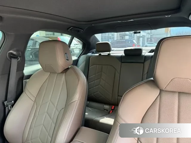 BMW 5 Series (G60) 2025 Белый из Кореи, фото 3