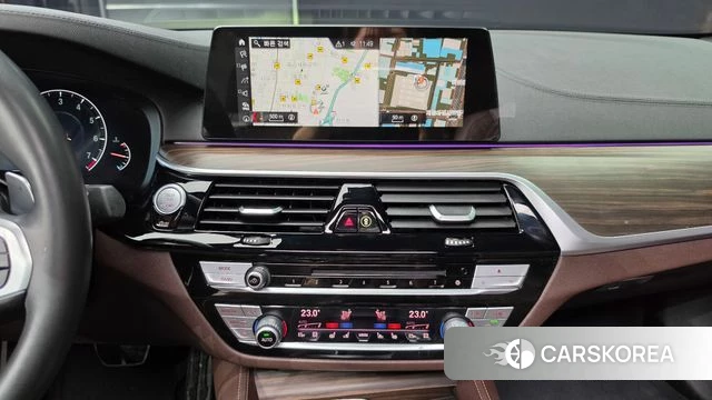 BMW 5 Series (G30) 2019 Белый из Кореи, фото 3