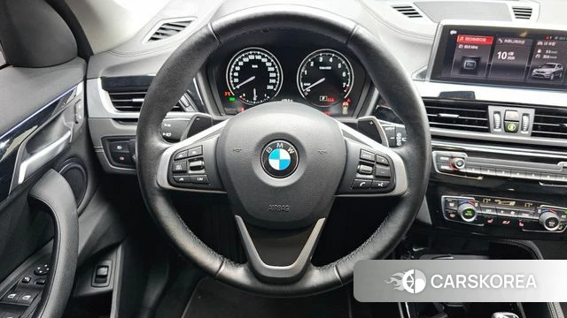 BMW X1 (F48) 2022 Черный из Кореи, фото 3