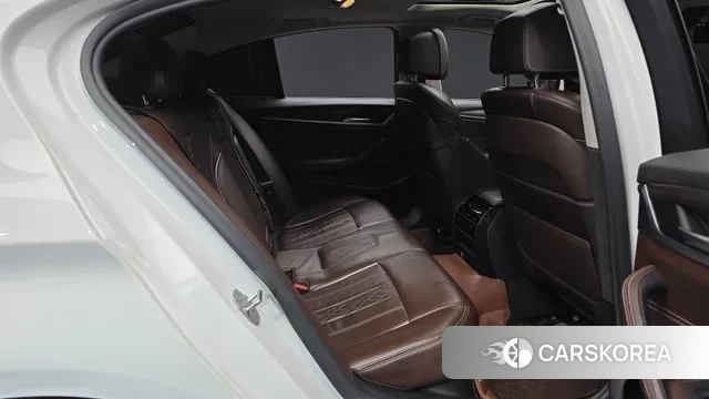 BMW 5 Series (G30) 2018 Белый из Кореи, фото 3