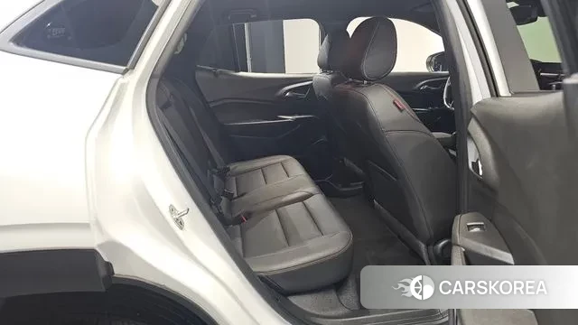 Chevrolet (GM Daewoo) Trax Crossover 2024 Белый из Кореи, фото 3