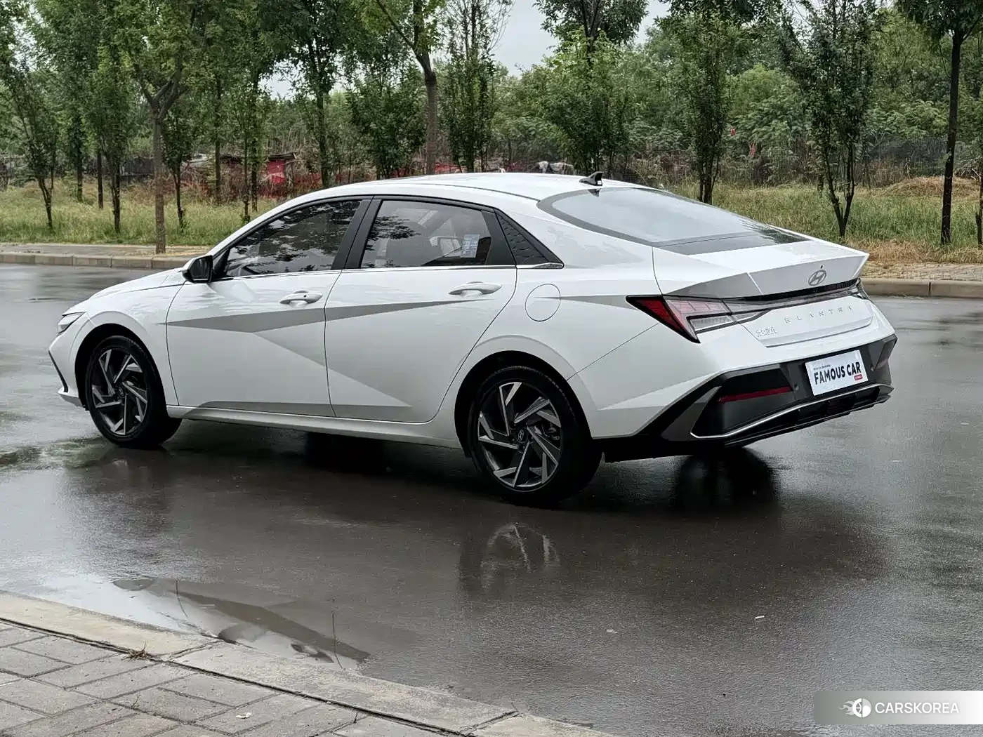 Hyundai Elantra 2024 Белый из Китая, фото 3