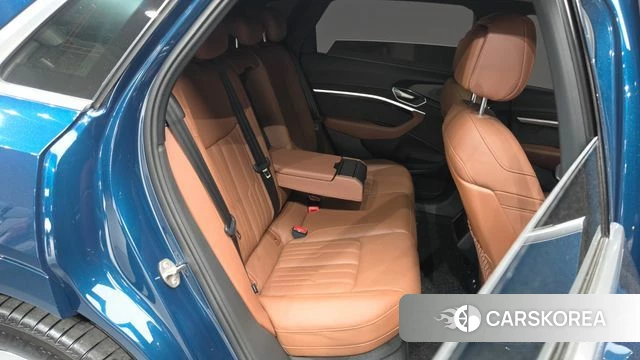 Audi e-Tron 2020 Синий из Кореи, фото 3
