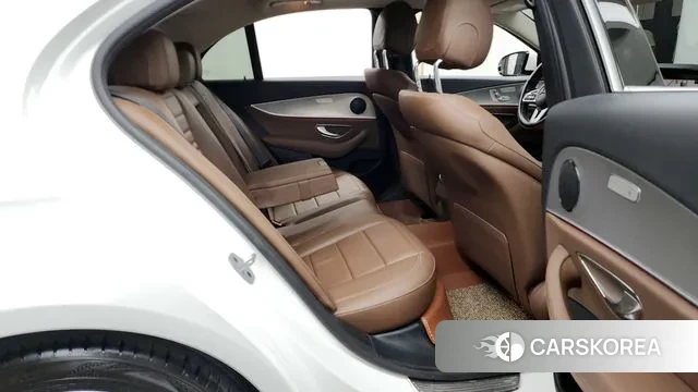 Mercedes-Benz E-Class W213 2018 Белый из Кореи, фото 3