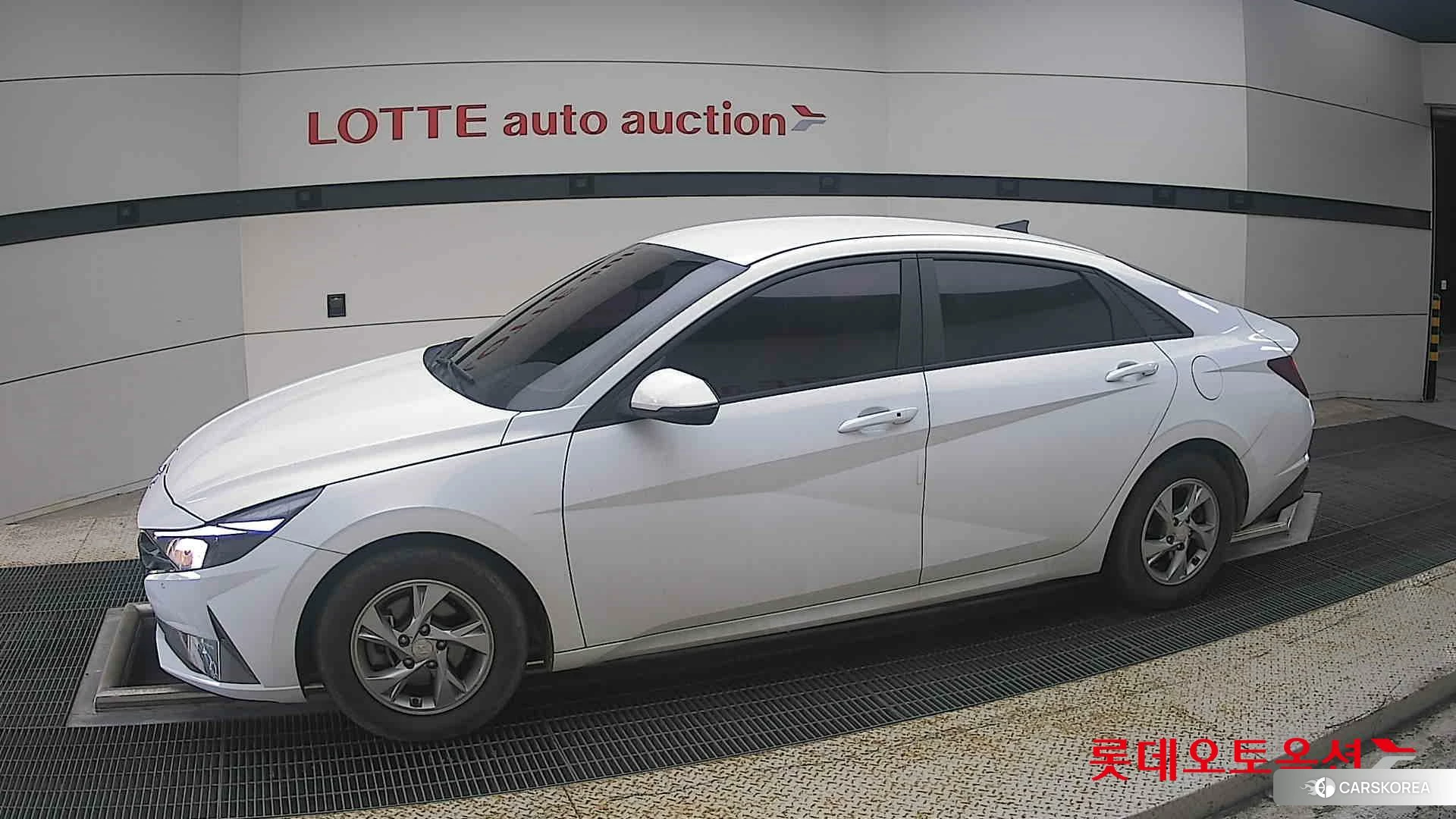 Hyundai Avante 2021 Polar White из Кореи, фото 3
