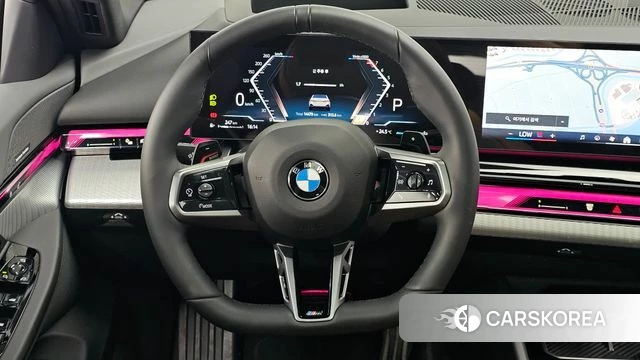 BMW 5 Series (G60) 2025 Белый из Кореи, фото 3
