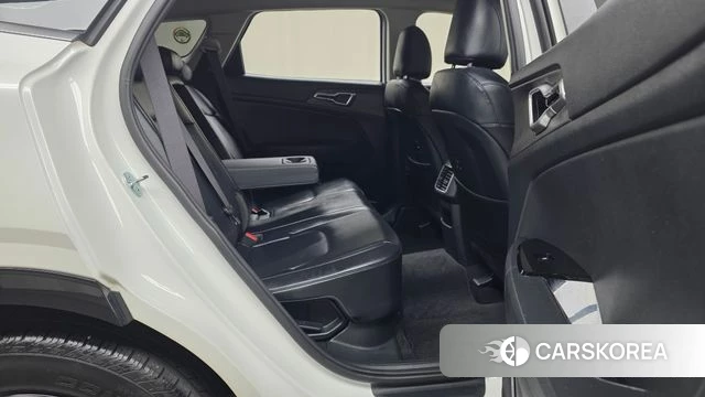 Kia Sportage 5th Generation Hybrid 2023 Белый из Кореи, фото 3