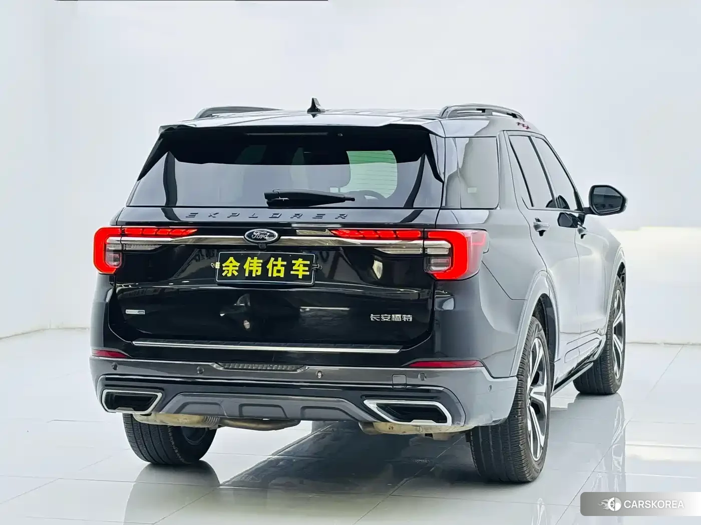 Ford Explorer 2023 Черный из Китая, фото 3