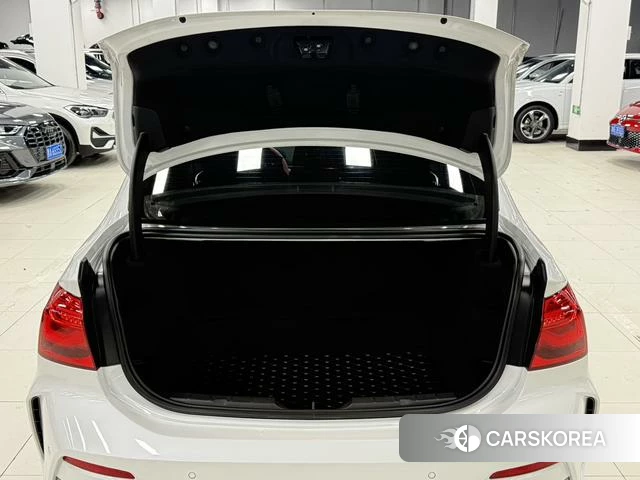 BMW 1 series 2023 Белый из Китая, фото 3