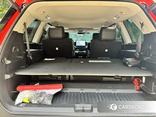 Toyota Sequoia 2025 Красный из Китая, фото 3