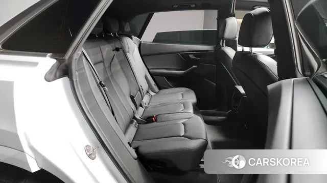 Audi Q8 (4M) 2023 Белый из Кореи, фото 3